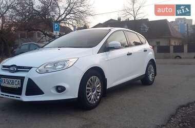 Хэтчбек Ford Focus 2013 в 