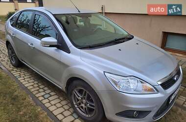 Хэтчбек Ford Focus 2011 в 