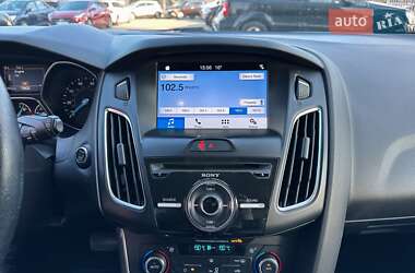 Хетчбек Ford Focus 2016 в 