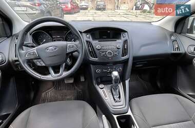 Седан Ford Focus 2015 в 