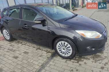 Хэтчбек Ford Focus 2013 в 