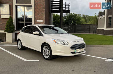 Хетчбек Ford Focus 2013 в 