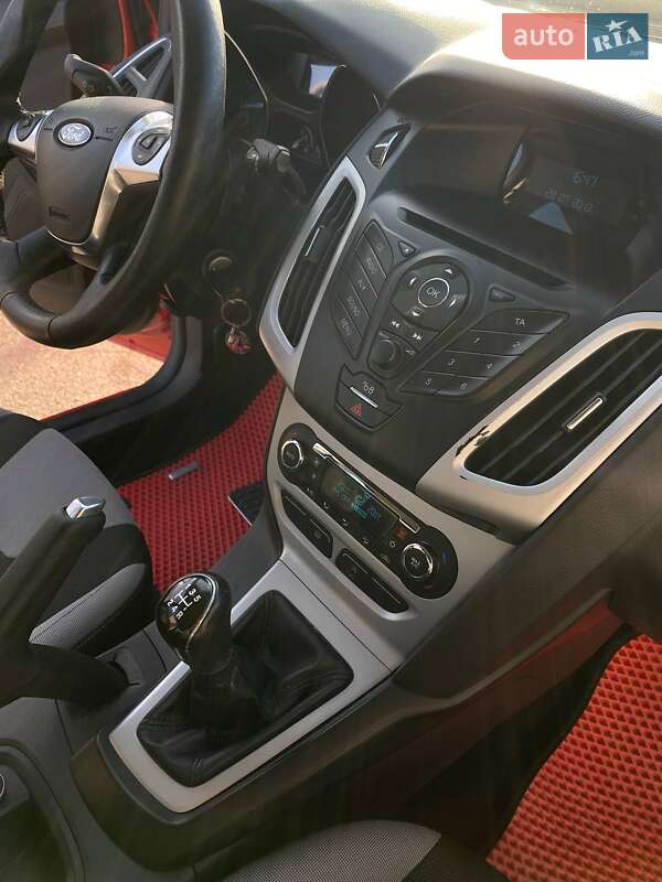 Хэтчбек Ford Focus 2013 в Киеве