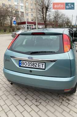 Хэтчбек Ford Focus 1998 в 