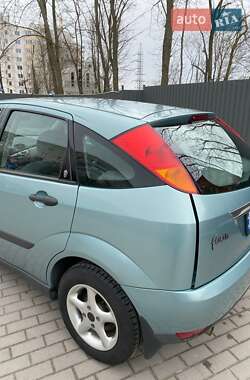 Хэтчбек Ford Focus 1998 в 