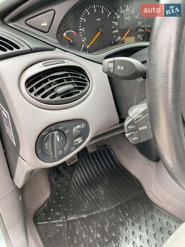 Хетчбек Ford Focus 1998 в Тернополі