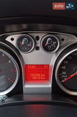 Хэтчбек Ford Focus 2011 в 