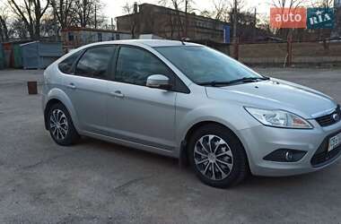 Хэтчбек Ford Focus 2011 в 