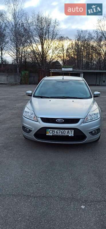 Хэтчбек Ford Focus 2011 в 