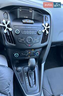 Седан Ford Focus 2017 в 