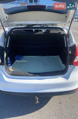Хэтчбек Ford Focus 2013 в 