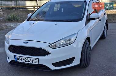 Хэтчбек Ford Focus 2015 в 