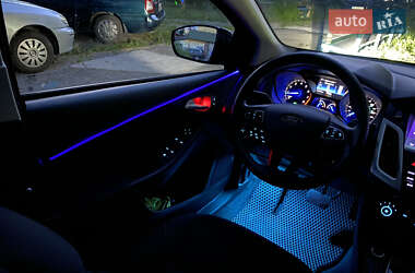 Хэтчбек Ford Focus 2015 в 