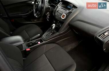 Седан Ford Focus 2015 в 