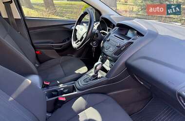 Хэтчбек Ford Focus 2015 в 