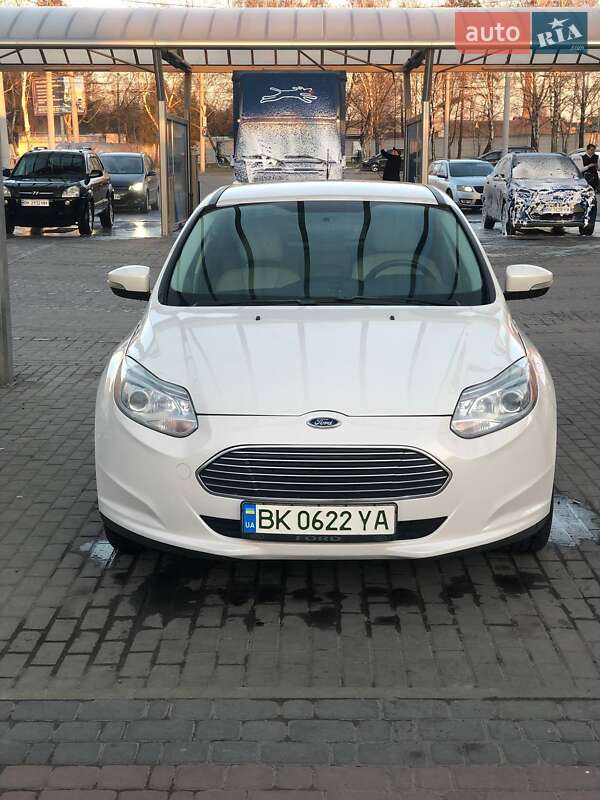 Хэтчбек Ford Focus 2014 в Ровно