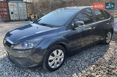 Хэтчбек Ford Focus 2010 в 