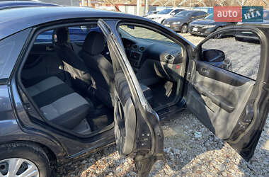 Хэтчбек Ford Focus 2010 в 