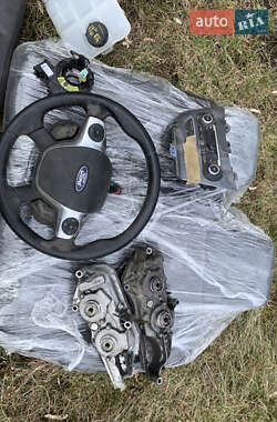 Хетчбек Ford Focus 2012 в 