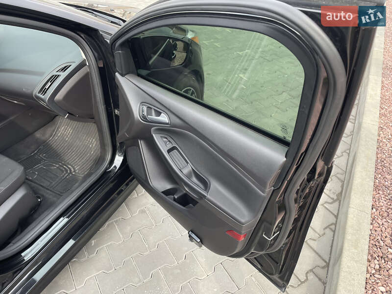 Седан Ford Focus 2015 в Луцке