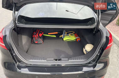 Седан Ford Focus 2015 в Луцке