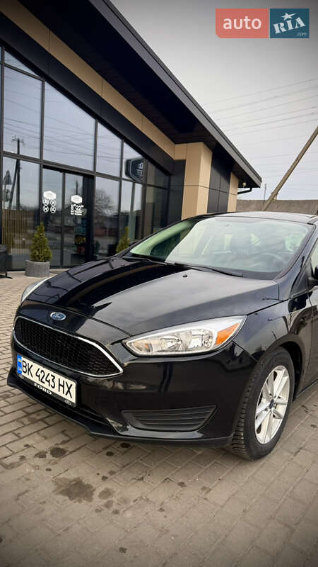 Хэтчбек Ford Focus 2015 в 