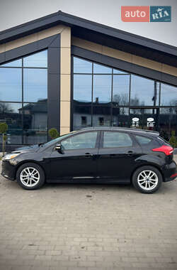 Хэтчбек Ford Focus 2015 в 