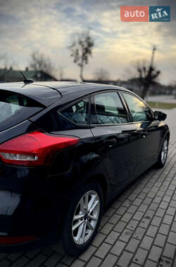 Хэтчбек Ford Focus 2015 в 