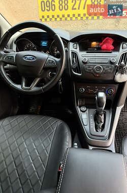Хетчбек Ford Focus 2016 в 