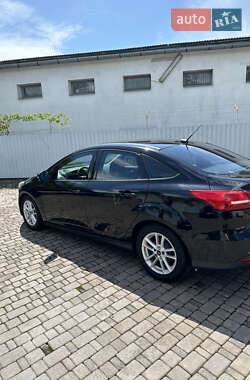 Седан Ford Focus 2016 в 