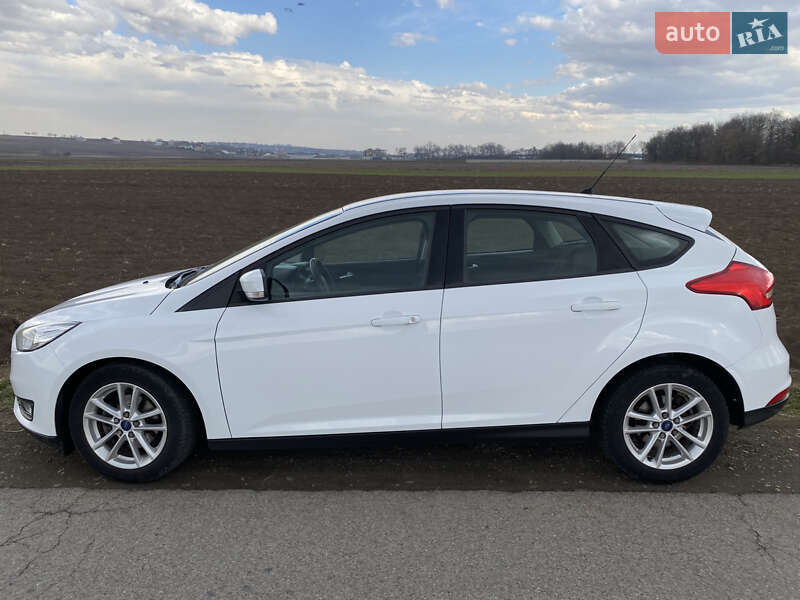 Хэтчбек Ford Focus 2016 в Черновцах