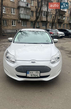 Хэтчбек Ford Focus 2014 в 