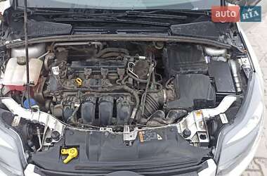 Хэтчбек Ford Focus 2014 в 