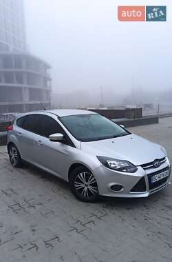 Хэтчбек Ford Focus 2014 в 