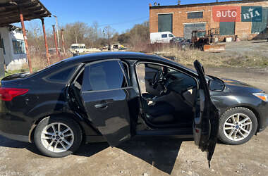 Седан Ford Focus 2015 в 