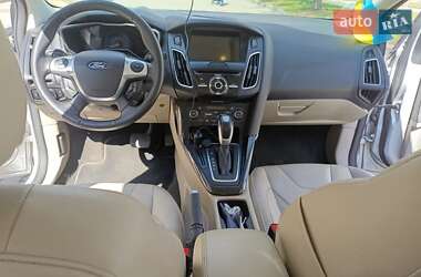 Хэтчбек Ford Focus 2015 в 