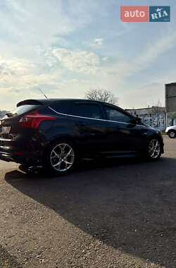 Хэтчбек Ford Focus 2013 в 