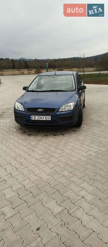 Хэтчбек Ford Focus 2006 в Вижнице