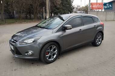 Хэтчбек Ford Focus 2013 в 