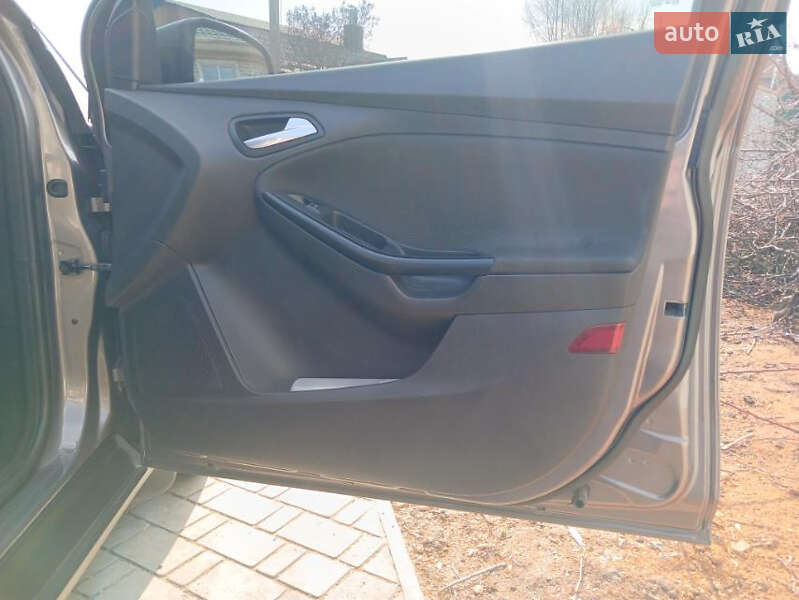 Хэтчбек Ford Focus 2011 в Золотоноше