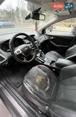 Хэтчбек Ford Focus 2011 в 