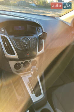 Седан Ford Focus 2011 в 