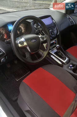 Седан Ford Focus 2012 в 