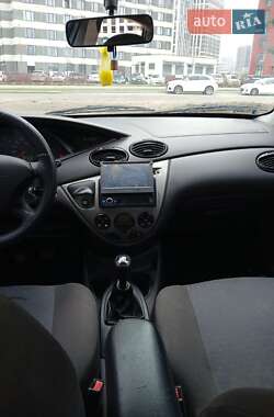 Седан Ford Focus 2004 в 