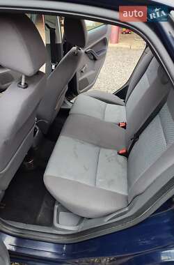 Хэтчбек Ford Focus 2006 в 