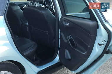 Хетчбек Ford Focus 2013 в 