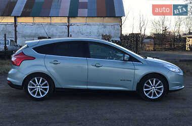 Хетчбек Ford Focus 2013 в 