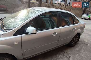 Седан Ford Focus 2005 в 