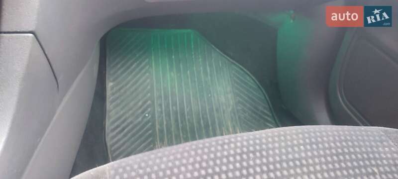 Седан Ford Focus 2005 в Харькове фото 21 Седан Ford Focus 2005 в Харькове