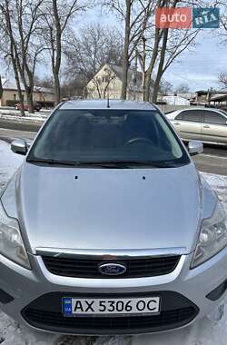 Хэтчбек Ford Focus 2011 в 